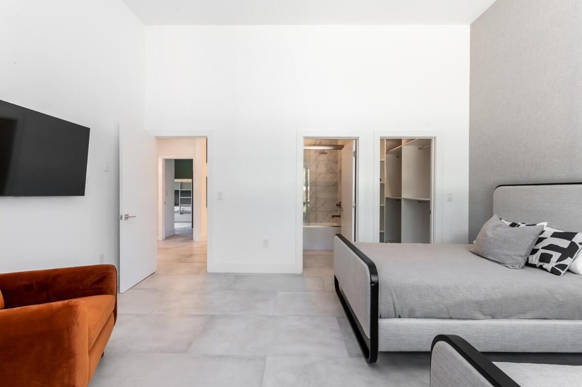 Сasa de vacaciones Super Modern Waterfront Paradise Near The