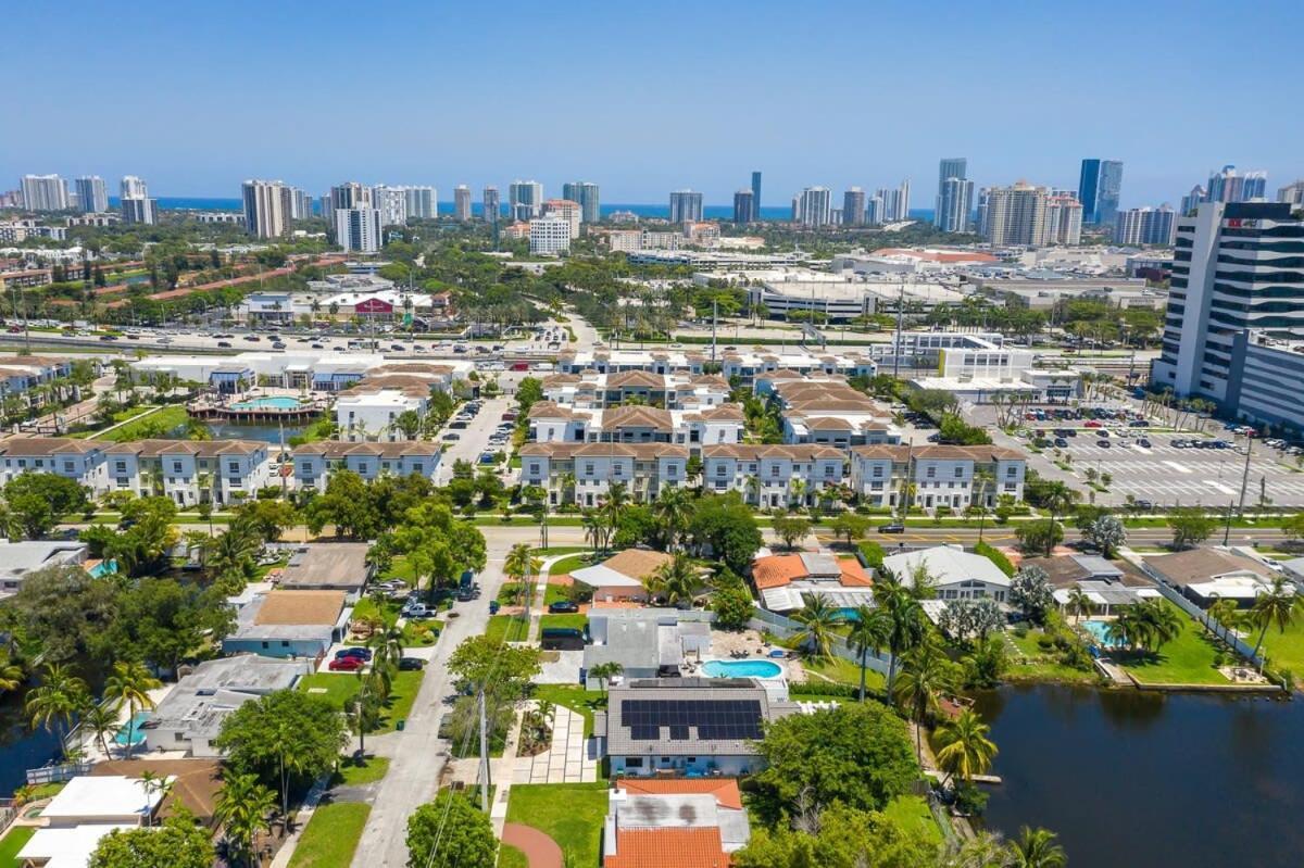 Super Modern Waterfront Paradise Near The Сasa de vacaciones