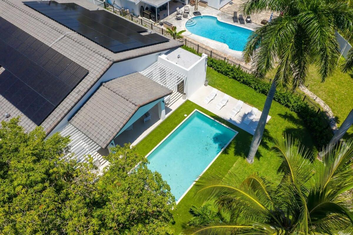 Super Modern Waterfront Paradise Near The Сasa de vacaciones