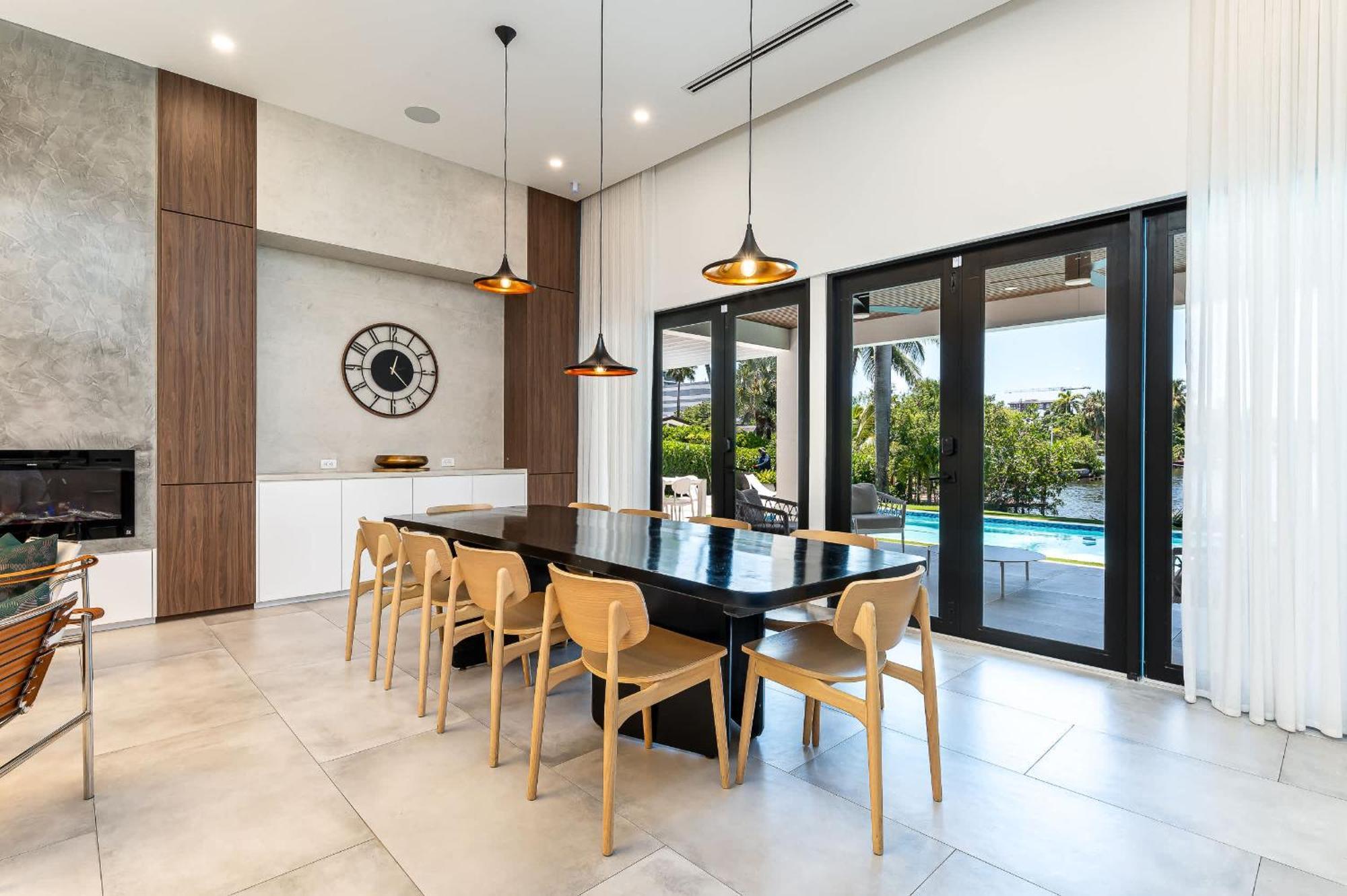 Super Modern Waterfront Paradise Near The Miami